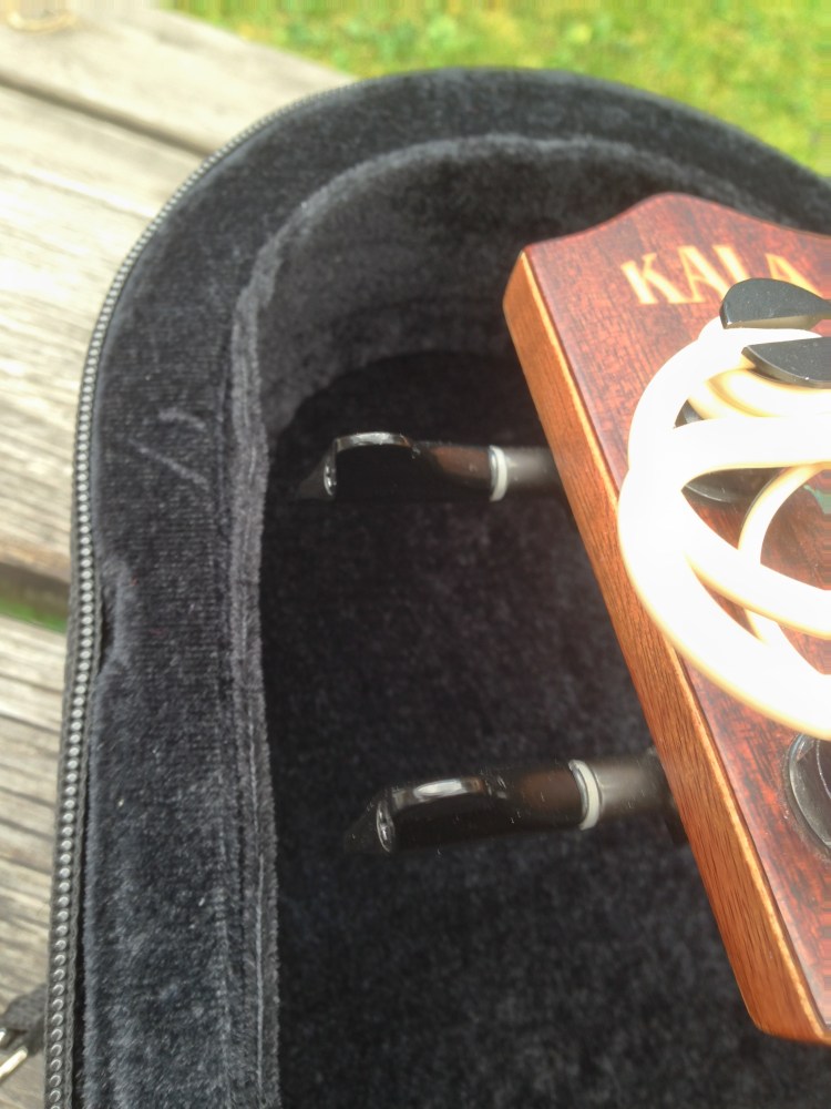Tuning pegs gets quite close to the side of the case so be careful when you put the ubass in the case!
